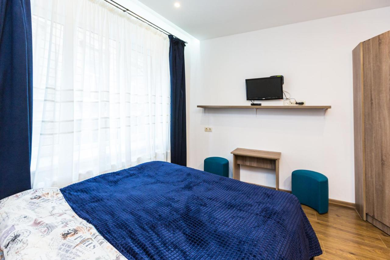 2 Kn. Romana Apartment 利沃夫 外观 照片